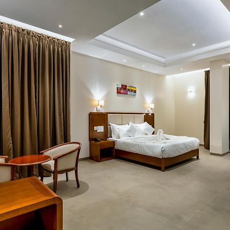 Grand Regal Hotel Chandoli Kültér fotó