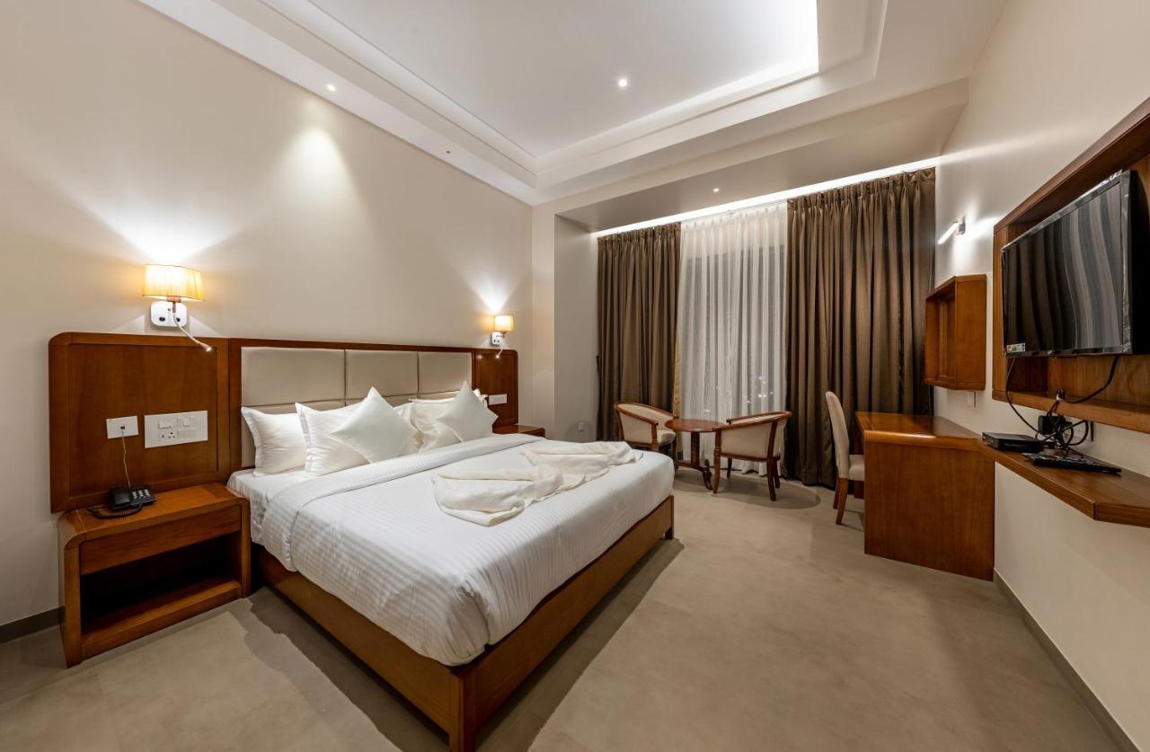 Grand Regal Hotel Chandoli Kültér fotó