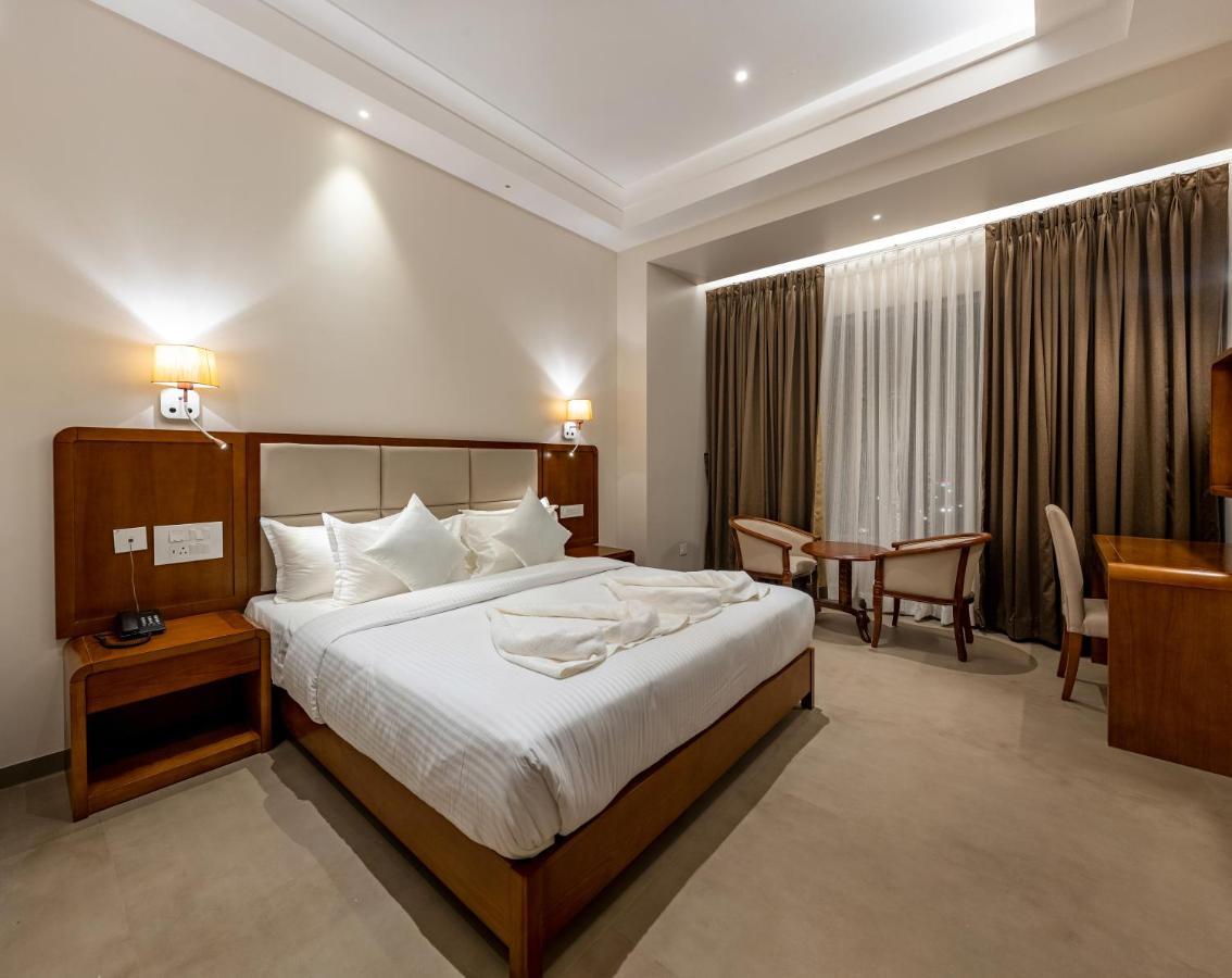 Grand Regal Hotel Chandoli Kültér fotó